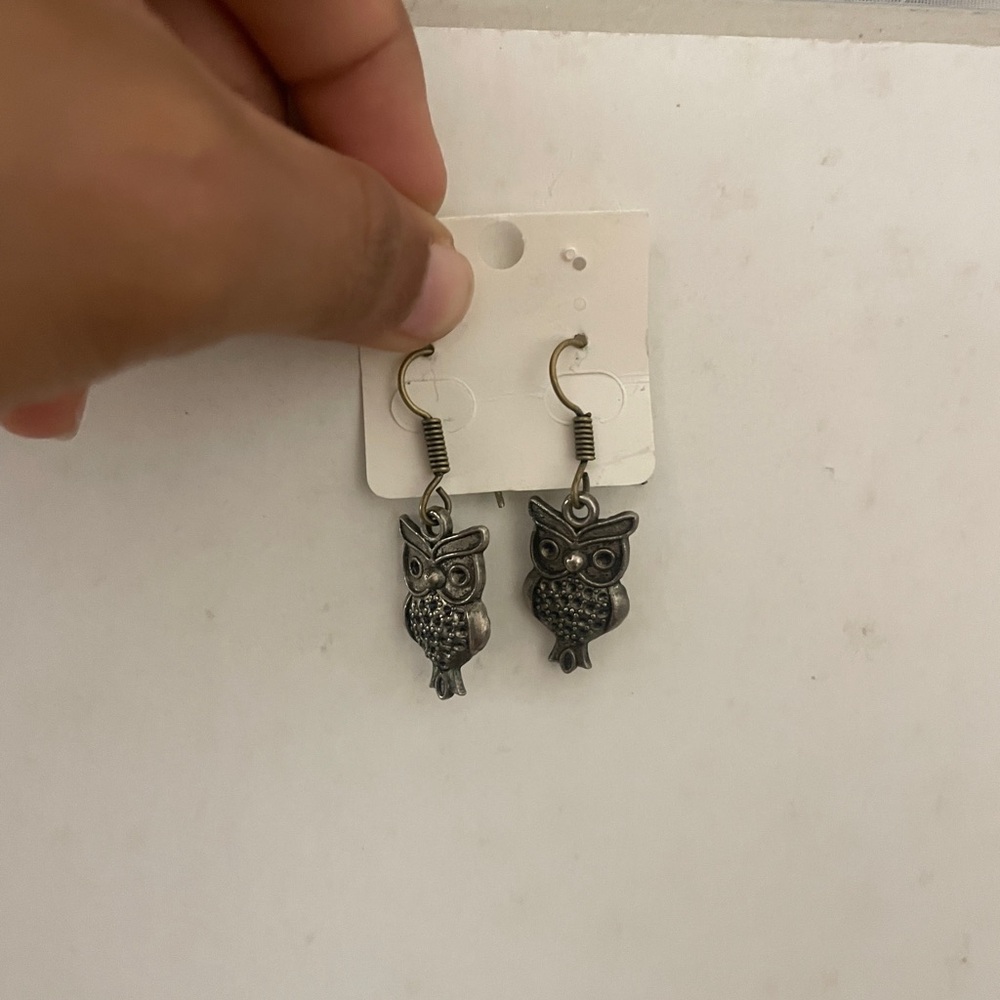 Elegant Owl Dangle Earrings in blackish Silver